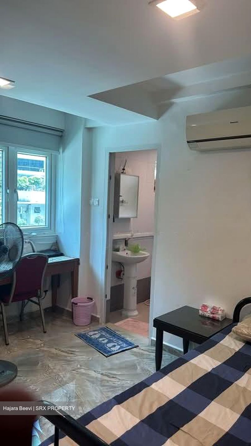 Pasir Panjang Road (D5), Terrace #583192601